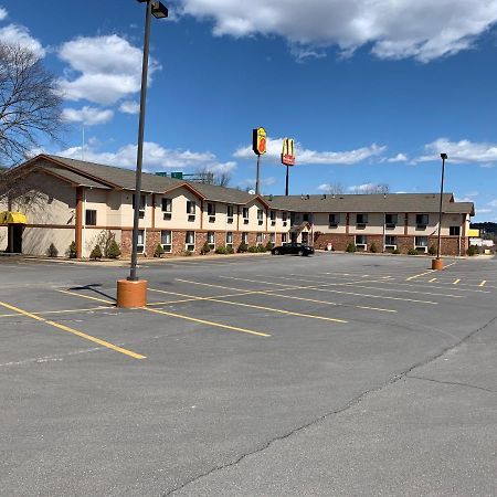 Super 8 By Wyndham Tilton/Lake Winnipesaukee Ngoại thất bức ảnh
