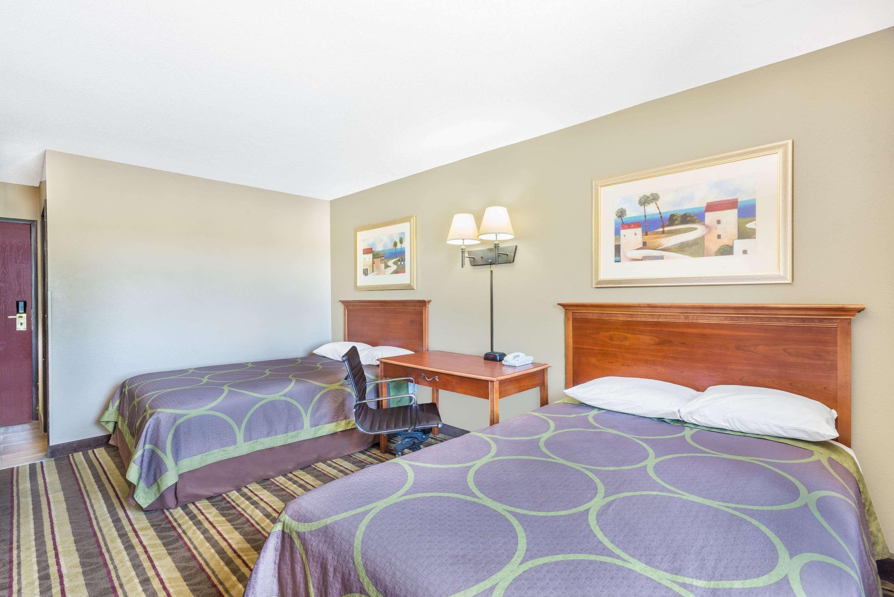 Super 8 By Wyndham Tilton/Lake Winnipesaukee Ngoại thất bức ảnh
