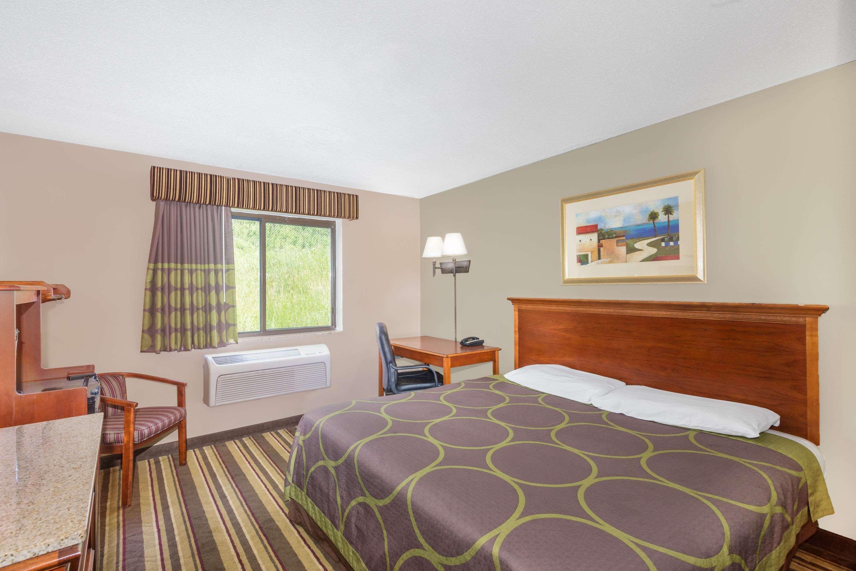 Super 8 By Wyndham Tilton/Lake Winnipesaukee Ngoại thất bức ảnh