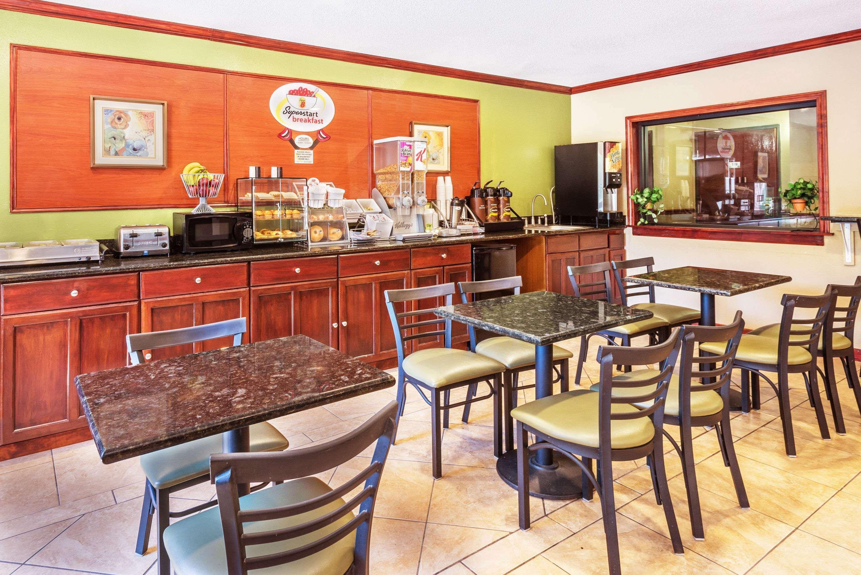 Super 8 By Wyndham Tilton/Lake Winnipesaukee Ngoại thất bức ảnh