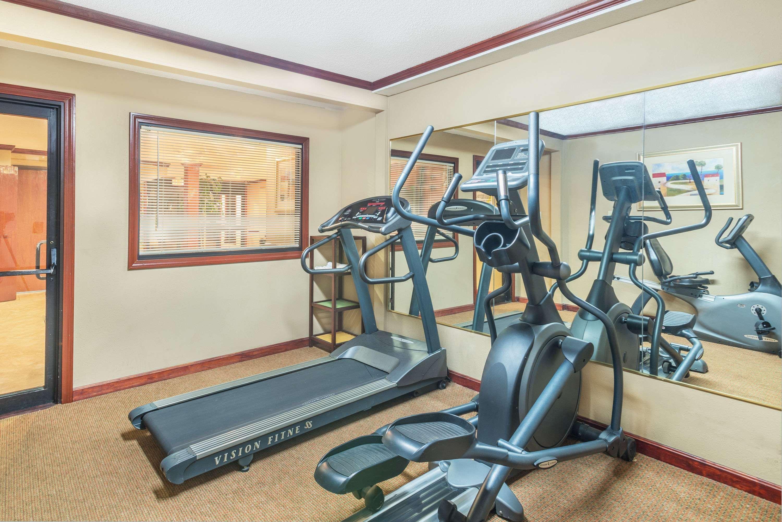 Super 8 By Wyndham Tilton/Lake Winnipesaukee Ngoại thất bức ảnh