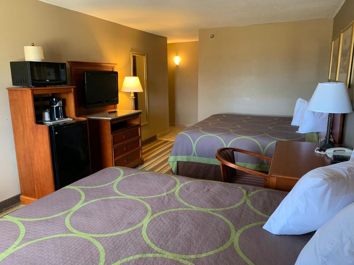Super 8 By Wyndham Tilton/Lake Winnipesaukee Ngoại thất bức ảnh
