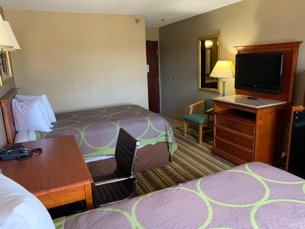 Super 8 By Wyndham Tilton/Lake Winnipesaukee Ngoại thất bức ảnh